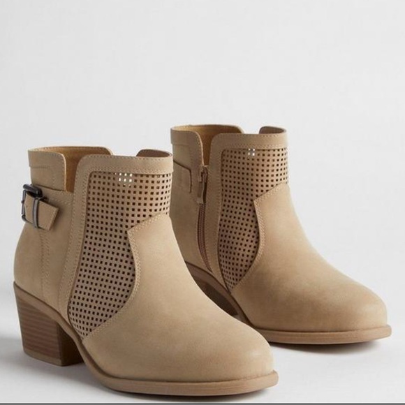 Torrid ankle boots (oatmeal) size 10W NWT - Picture 1 of 8